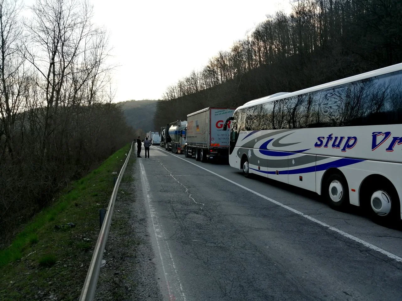 Saobraćaj u zastoju kod Kratovske stene - Lokal Info