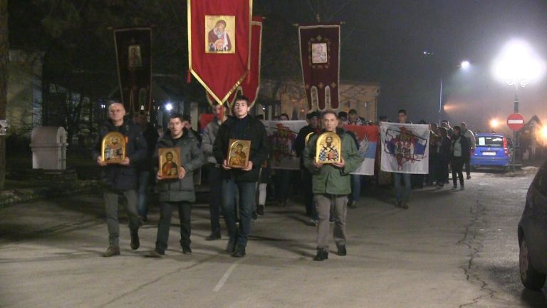 Arilje: Moleban i litija u znak podrške SPC u Crnoj Gori Arilje: Moleban i litija u znak podrške SPC u Crnoj Gori - Lokal Info
