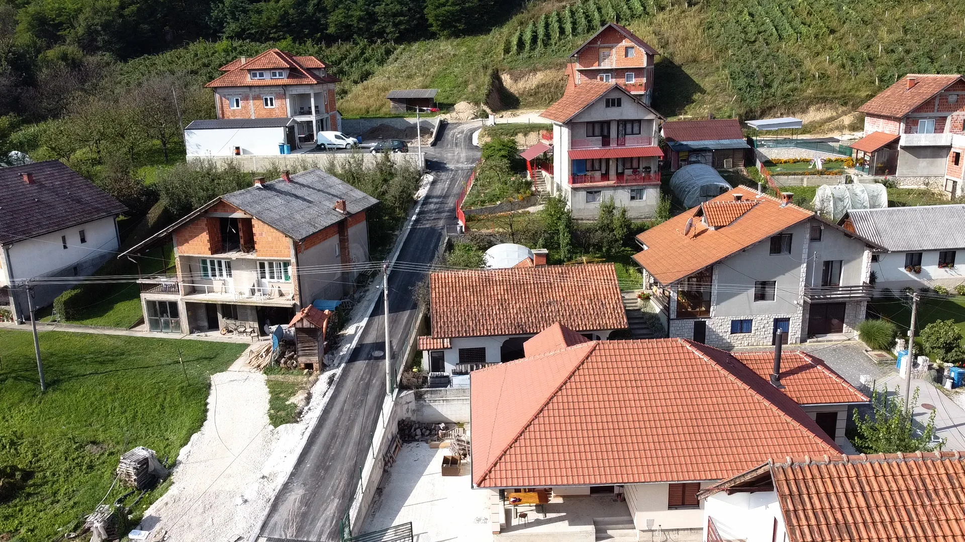Asfaltirana ulica Majke Jugovića u Piskavicama - Lokal Info
