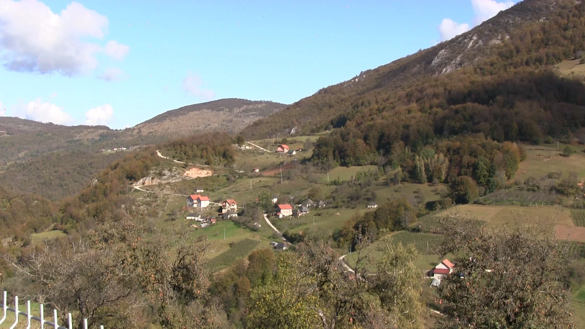 Bjeluša uskoro dobija dva kilometra asfaltnog puta - Lokal Info