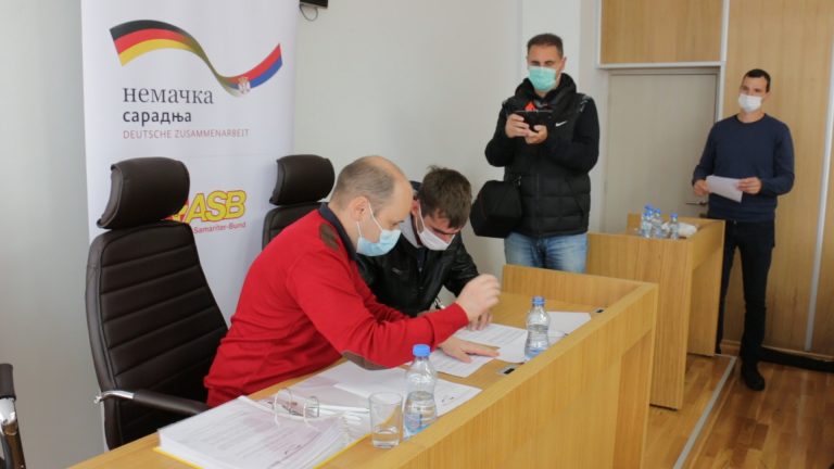 Lučani: Plastenici i obuka za socijalno ugrožene porodice - Lokal Info