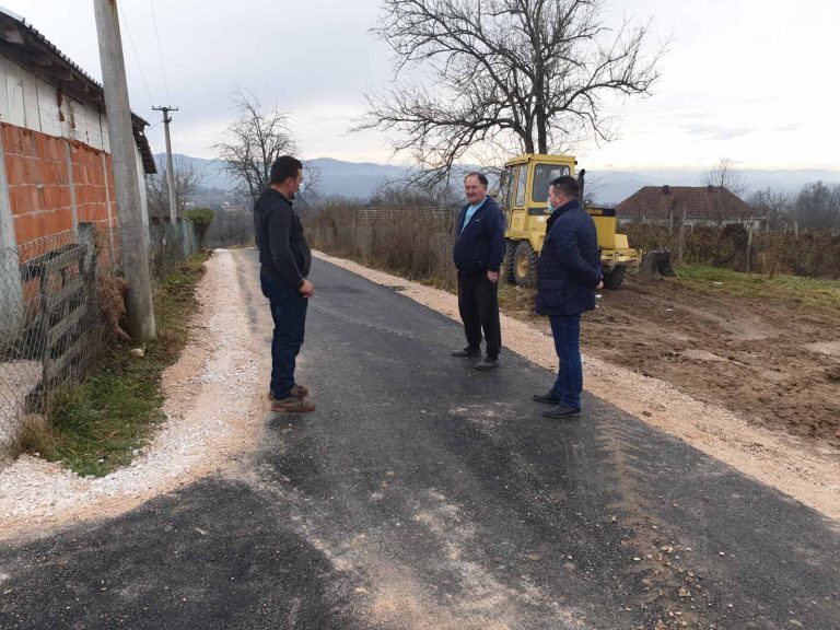 Završeno ovogodišnje asfaltiranje u opštini Lučani Završeno ovogodišnje asfaltiranje u opštini Lučani - Lokal Info