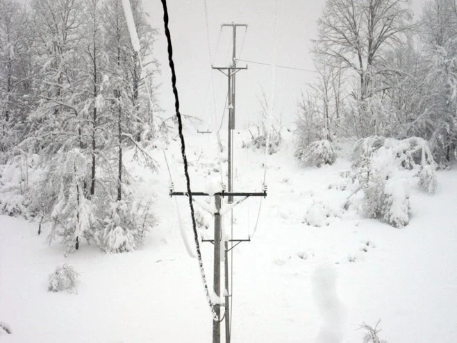Nastavljeno snabdevanje električnom energijom u većini ariljskih sela Nastavljeno snabdevanje električnom energijom u većini ariljskih sela - Lokal Info