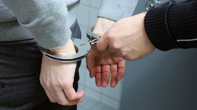 UHAPŠENI OPŠTINARI IZ POŽEGE: Osumnjičeni za milionske malverzacije sa gradskim zemljištem prilikom javnih nabavki - Lokal Info