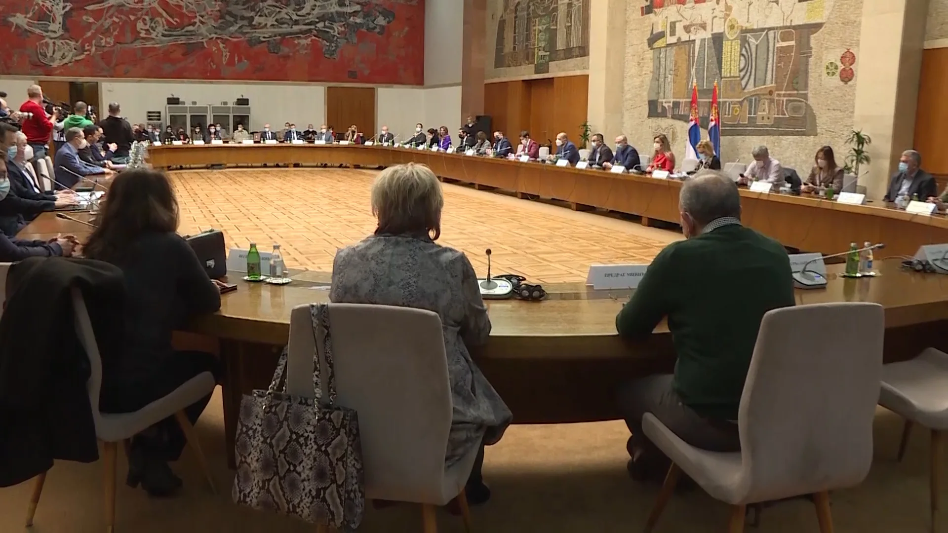 Moguće popuštanje mera za pojedine uslužne delatnosti - Lokal Info