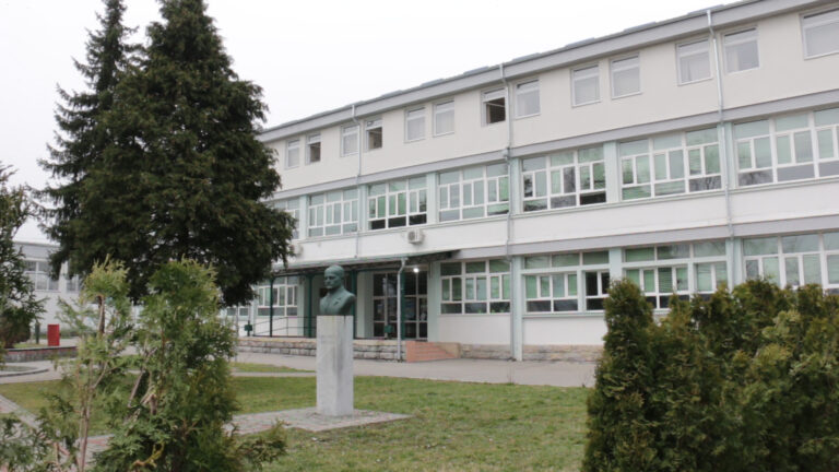 Online nastava otežava rad srednjih stručnih škola Online nastava otežava rad srednjih stručnih škola - Lokal Info