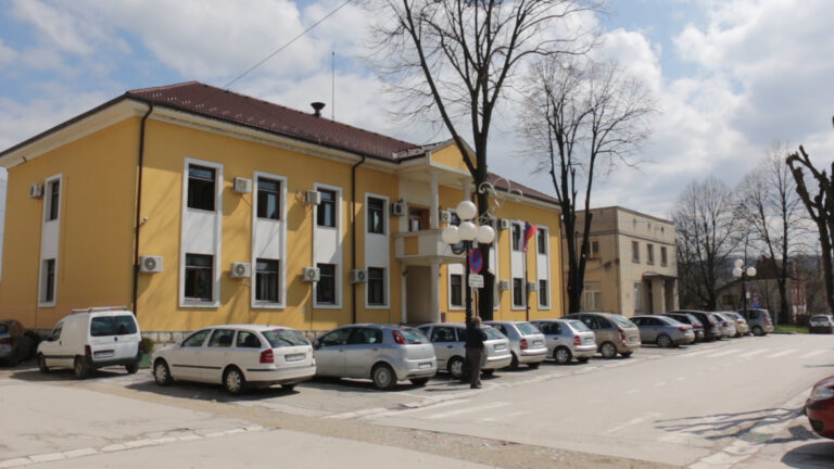 Usvojena Strategija socijalne zastite u opštini Arilje Usvojena Strategija socijalne zastite u opštini Arilje - Lokal Info