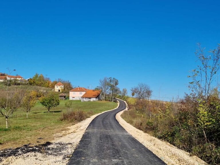 Lučani: Asfaltiran put u MZ Zeoke - Lokal Info