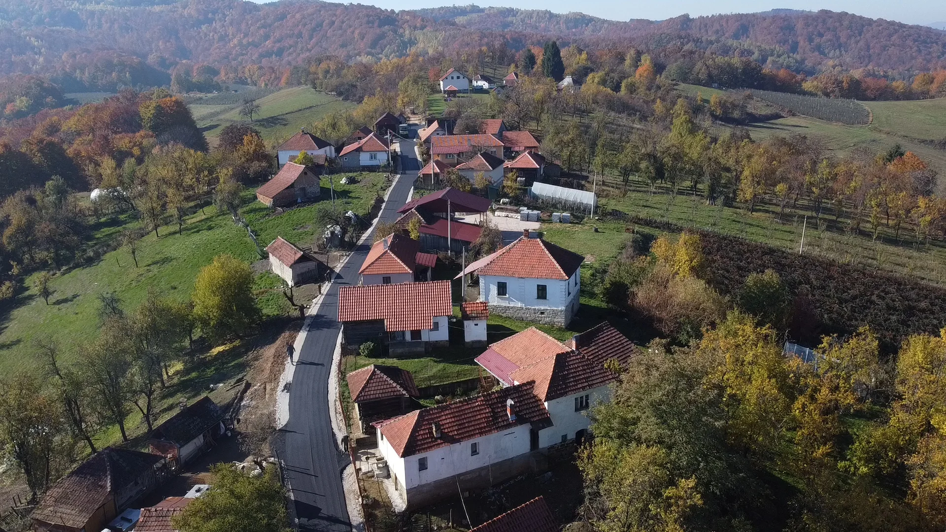 OPŠTINA LUČANI IZDAJE SLEDEĆE OBAVEŠTENjE: - Lokal Info