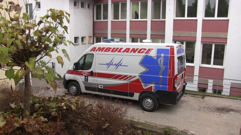 Dom zdravlja u Arilju dobio novo sanitetsko vozilo - Lokal Info