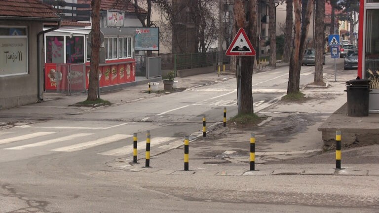 Postavljaju se sigurnosni stubici na 7 lokacija u gradu - Lokal Info