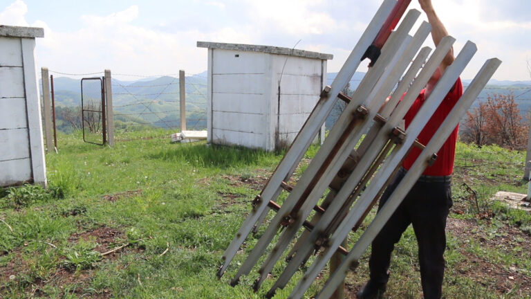 Opština Lučani nagradila protivgradne strelce sa po 48 000 dinara Opština Lučani nagradila protivgradne strelce sa po 48 000 dinara - Lokal Info