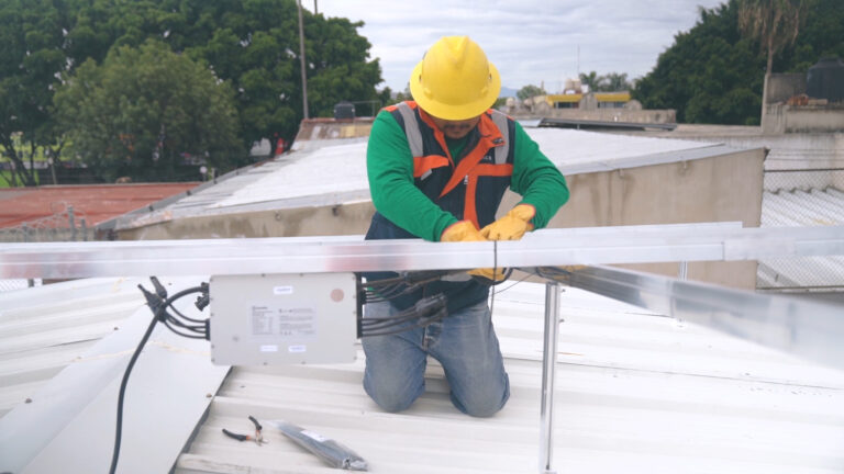 JAVNI POZIV ZA UČEŠĆE PRIVREDNIH SUBJEKATA U SPROVOĐENJU MERE ENERGETSKE SANACIJE U DOMAĆINSTVIMA PUTEM UGRADNJE SOLARNIH PANELA ZA PROIZVODNJU ELEKTRIČNE ENERGIJE ZA SOPSTVENE POTREBE NA TERITORIJI OPŠTINE ARILJE - Lokal Info