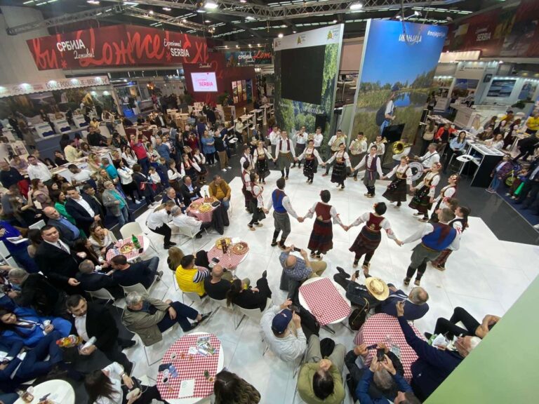 “DRAGAČEVO IZMEĐU PLANINA I MORA” “DRAGAČEVO IZMEĐU PLANINA I MORA” - Lokal Info