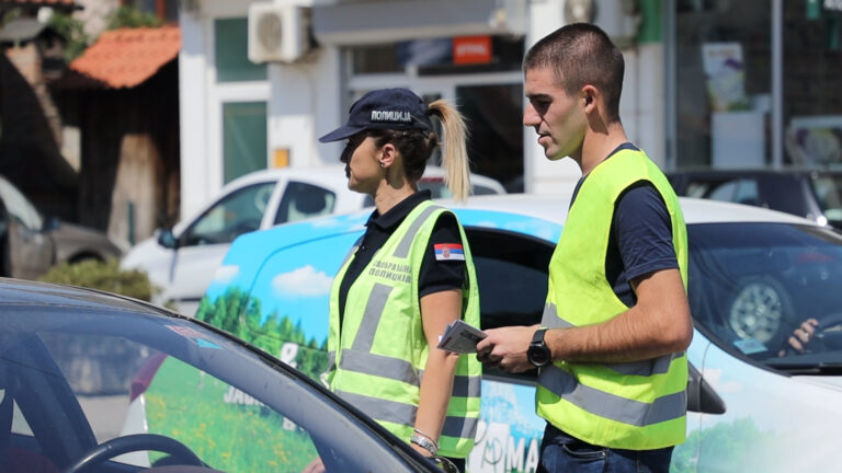 U Arilju sprovedena akcija pod nazivom ,,Ne budi slon veži pojas na zadnjem sedištu” - Lokal Info