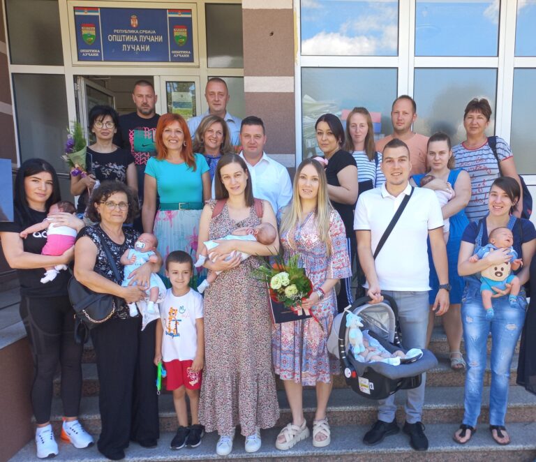 Prijem za bebe u opštini Lučani - Lokal Info