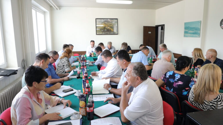 Problem sa vodosnabdevanjem okupio čelnike gradova i opština korisnica vodosistema Rzav - Lokal Info