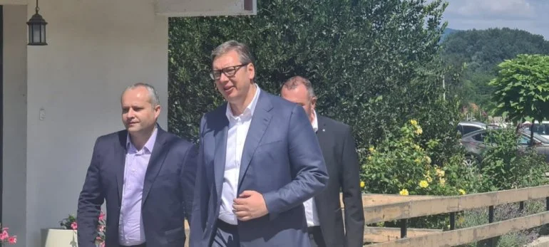 VUČIĆ NAJAVIO: Uložićemo značajan novac u obnovu puteva na teritoriji Ivanjice, Arilja, Požege i Kosjerića - Lokal Info