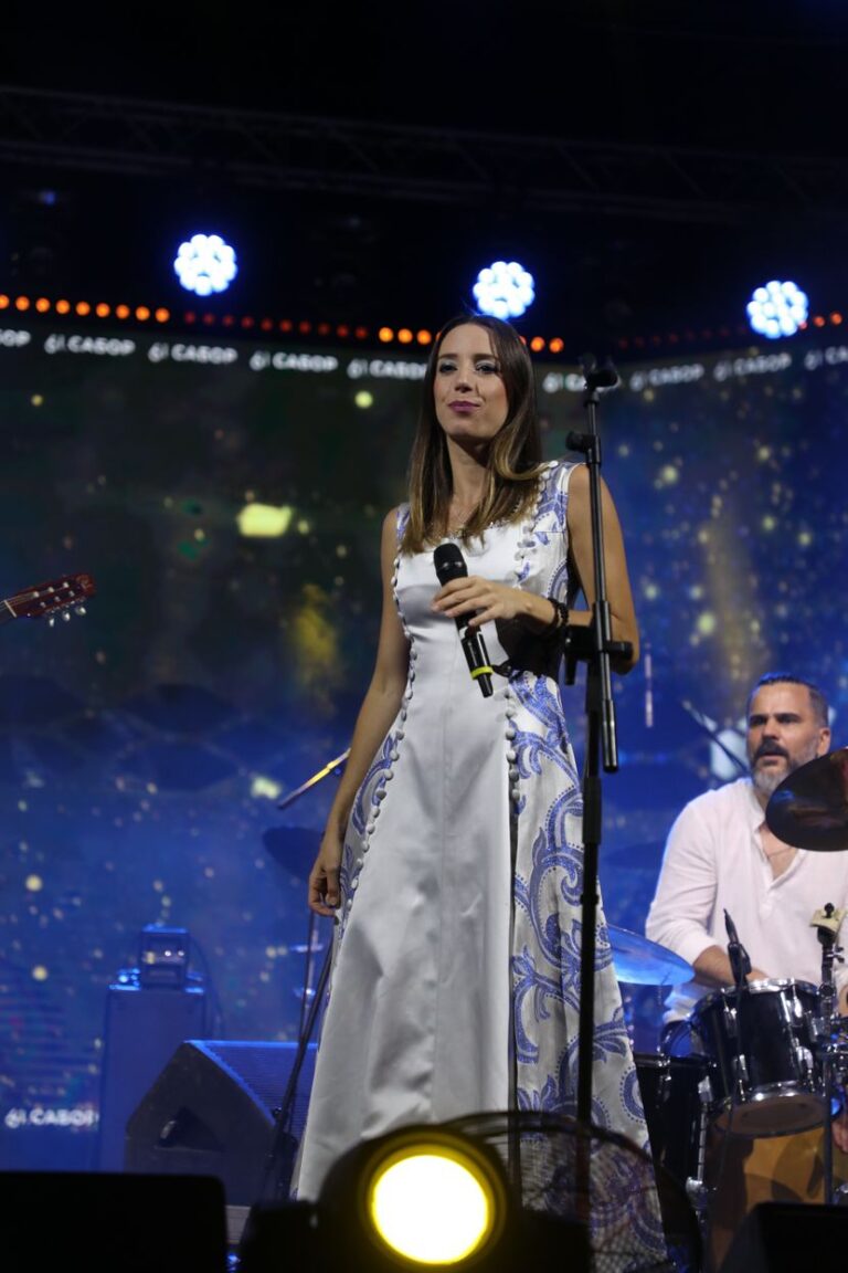 Danica Crnogorčević oduševila publiku prve večeri   na Saboru u Guči - Lokal Info
