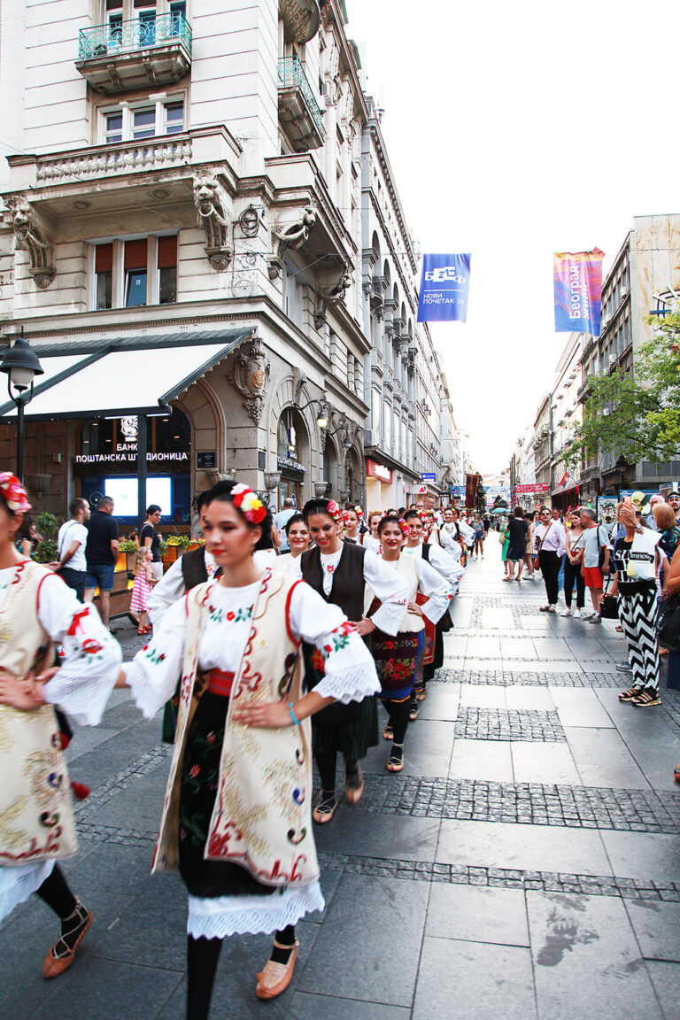 U susret Saboru trubača u Guči: Svečani defile od 150 trubača na ulicama glavnog grada - Lokal Info