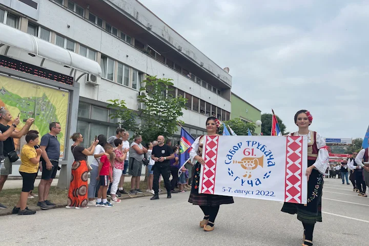 Defile učesnika na Saboru poslao najlepšu sliku u svet - Lokal Info