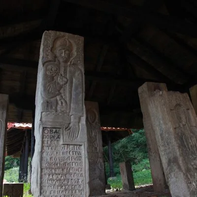 Muzej krajputaša i nadgrobnih spomenika – Lapidarijum - Lokal Info