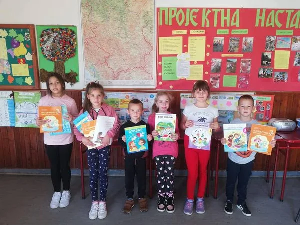 AKCIJA „KNjIGA NA DAR“ ZA NAŠE OSNOVNE ŠKOLE I OVE JESENI…UDžBENICI ZA OŠ „MARKO PAJIĆ“ VIČA I OŠ U KOTRAŽI… (13-14) - Lokal Info