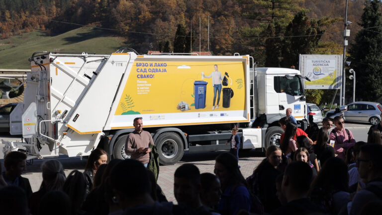 Promocija Projekta odvajanja kućnog otpada „O dva ja mo“ u Guči - Lokal Info