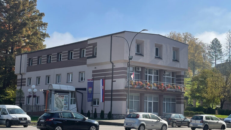 Lučani: Skupština donela niz odluka i rebalans opštinskog budžeta Lučani: Skupština donela niz odluka i rebalans opštinskog budžeta - Lokal Info
