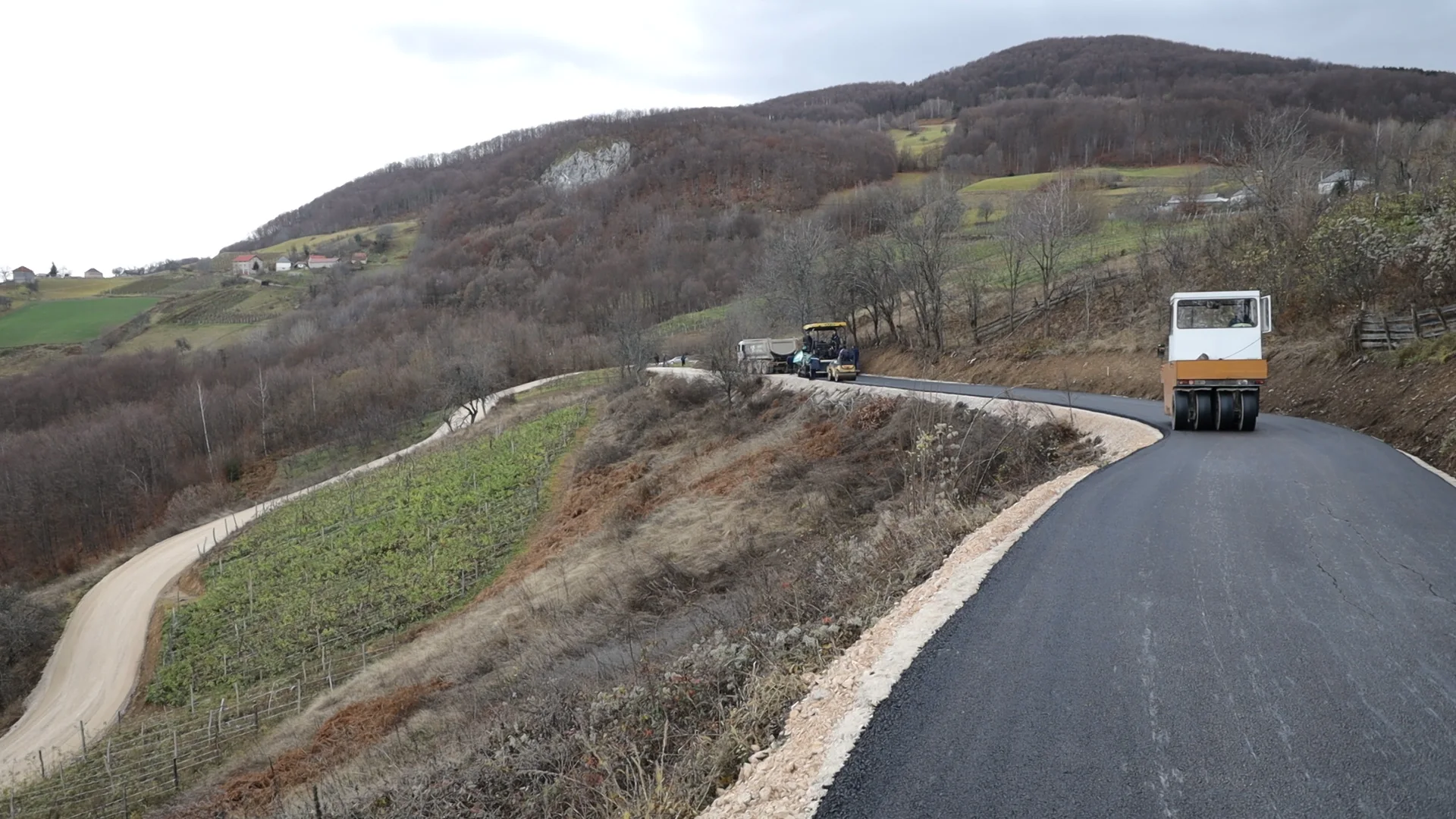 Asfaltira se prvi deo rekonstuisanog puta Klisura- Brekovo - Lokal Info