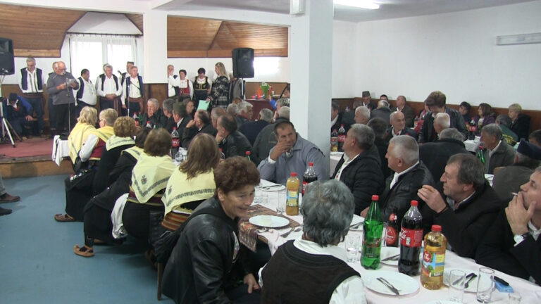 Izvorna pesma i igra, sacuvati vekovnu tradiciju od zaborava – Brekovačko poselo Izvorna pesma i igra, sacuvati vekovnu tradiciju od zaborava – Brekovačko poselo - Lokal Info
