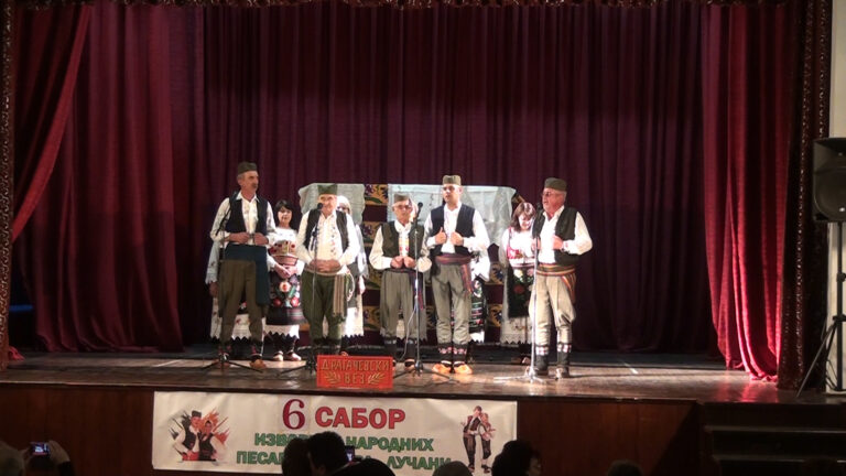 Pevačko društvo ,,Dragačevski vez“ okupilo ljubitelje izvorne pesme - Lokal Info