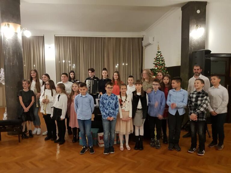Lučani: Koncert učenika muzičke škole - Lokal Info
