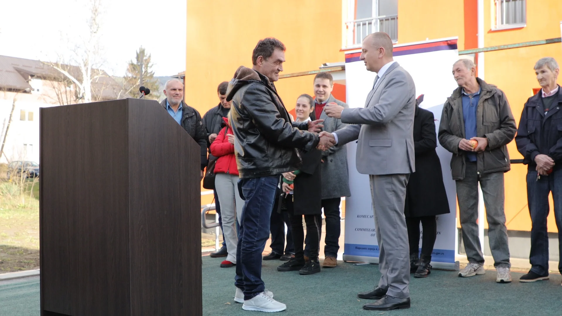 15 izbegličkih porodica u Lučanima dobilo krov nad glavom - Lokal Info