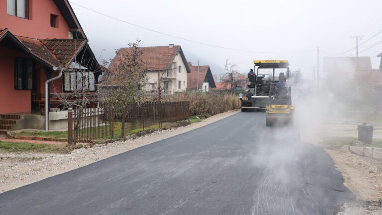 Završena rekonstrukcija najprometnijeg dela puta u Trešnjevici - Lokal Info