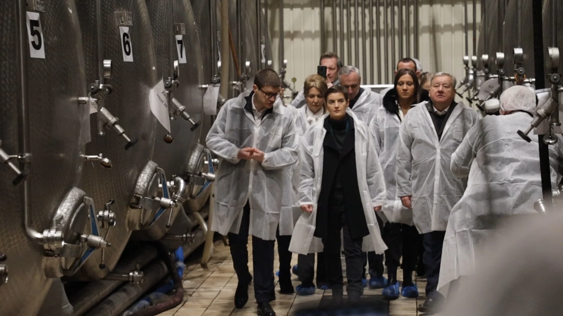 Premijerka Srbije Ana Brnabic obisla fabriku Budimka - Lokal Info