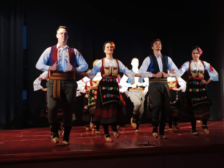 VELIKI GODIŠNjI KONCERT KUD „ABRAŠEVIĆ“ GUČA U KULTURNOM CENTRU - Lokal Info