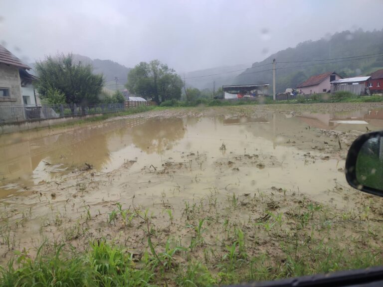 Lučani: Kiša nanela štetu na nekategorisanim putevima Lučani: Kiša nanela štetu na nekategorisanim putevima - Lokal Info