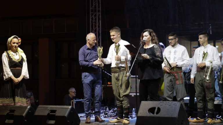 Bogatim kulturno-umetničkim programom obeležen Dan opštine Lučani - Lokal Info