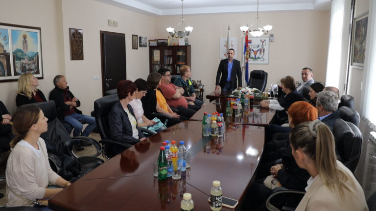 U okviru projekta Pro eko koji se bavi preradom hrane Arilje posetili predstavnici iz Slovenije - Lokal Info