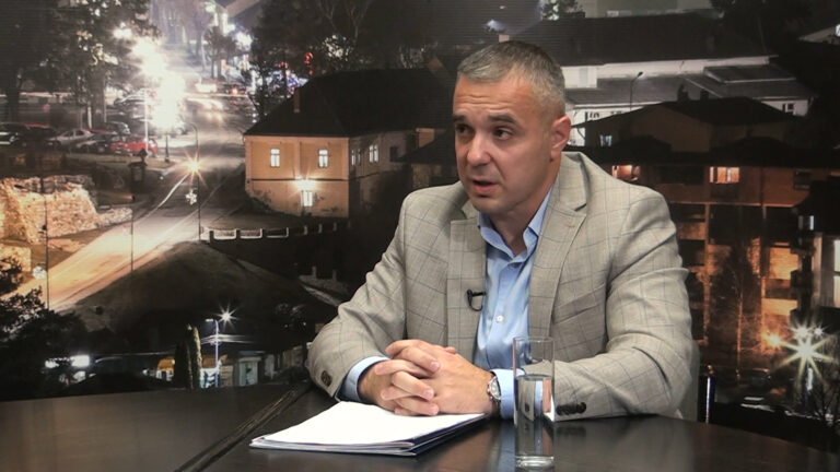 Aktuelna tema, gost Predrag Maslar predsednik opštine Arilje - Lokal Info