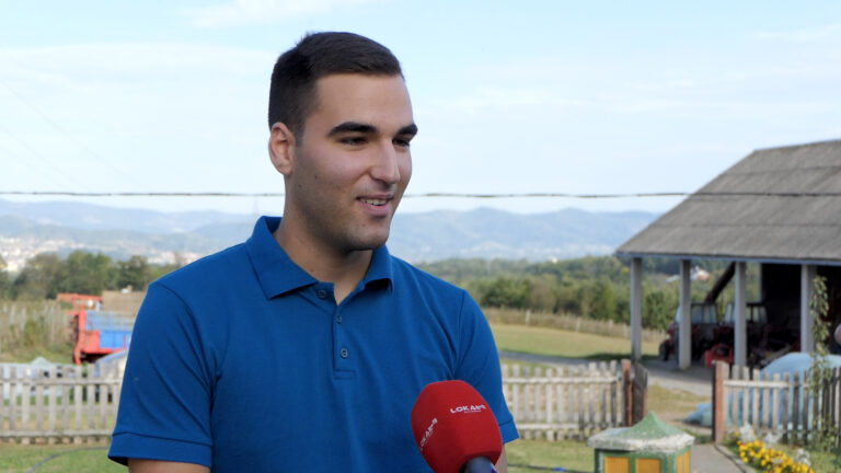 Mladi poljoprivrednik iz Požege, Mihailo Perišić čuva nasleđe i unapređuje proizvodnju - Lokal Info
