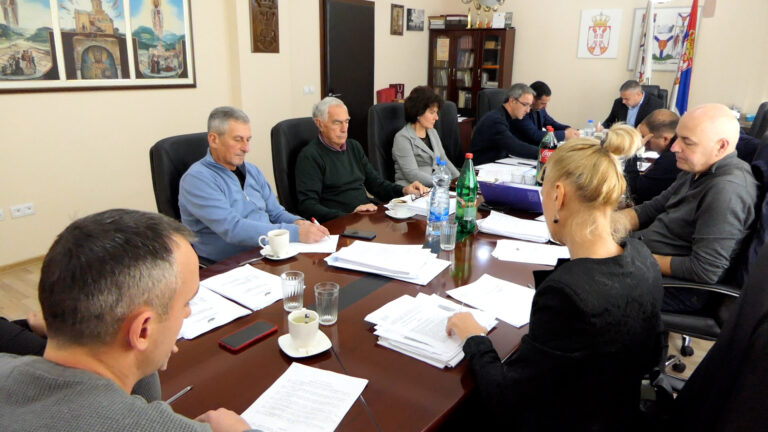 Većnici usvojili povećanje novčane naknade za vantelesnu oplodnju - Lokal Info