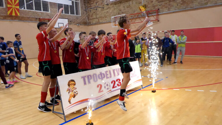 Preko 300 mladih fudbalera na medjunarodnom fudbalskom turniru Trofej Guča 2023 - Lokal Info