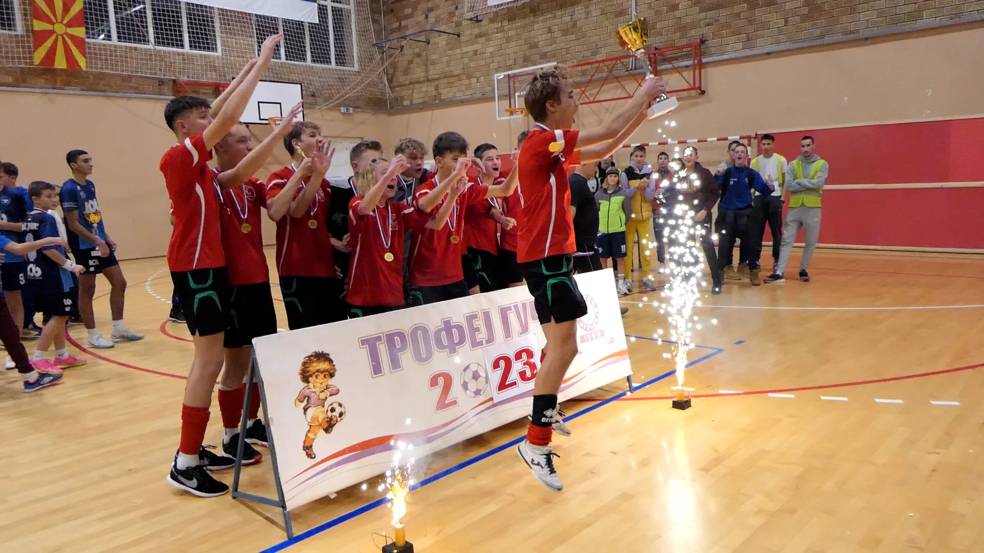 Preko 300 mladih fudbalera na medjunarodnom fudbalskom turniru Trofej Guča 2023 - Lokal Info