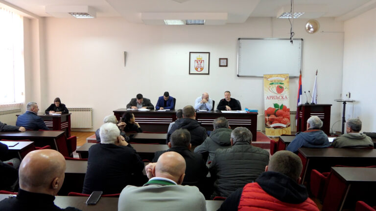 Udruženje Naše voće okupilo relevantne aktere s ciljem postizanja zajedničkih rešanja u sektoru malinarstva - Lokal Info
