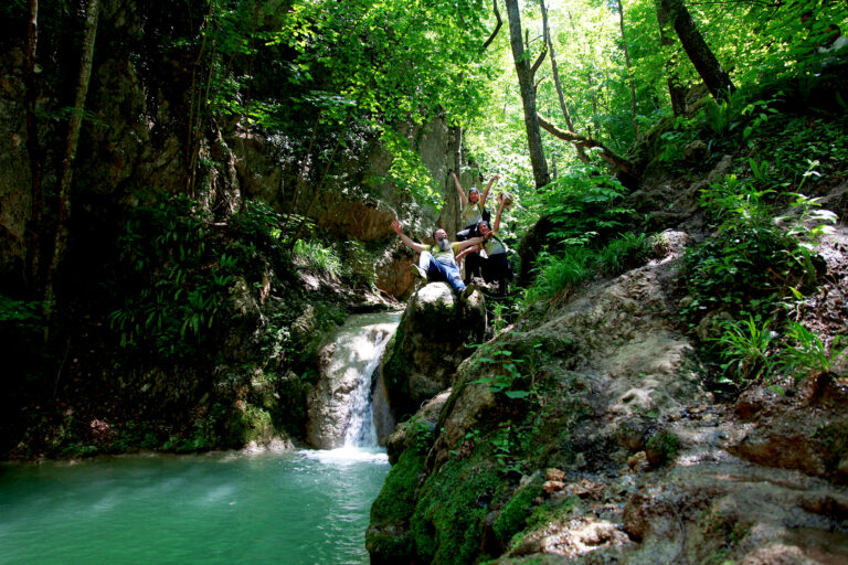 PRIRODNE LEPOTE DRAGAČEVA SVE VIŠE PRIVLAČE TURISTE - Lokal Info