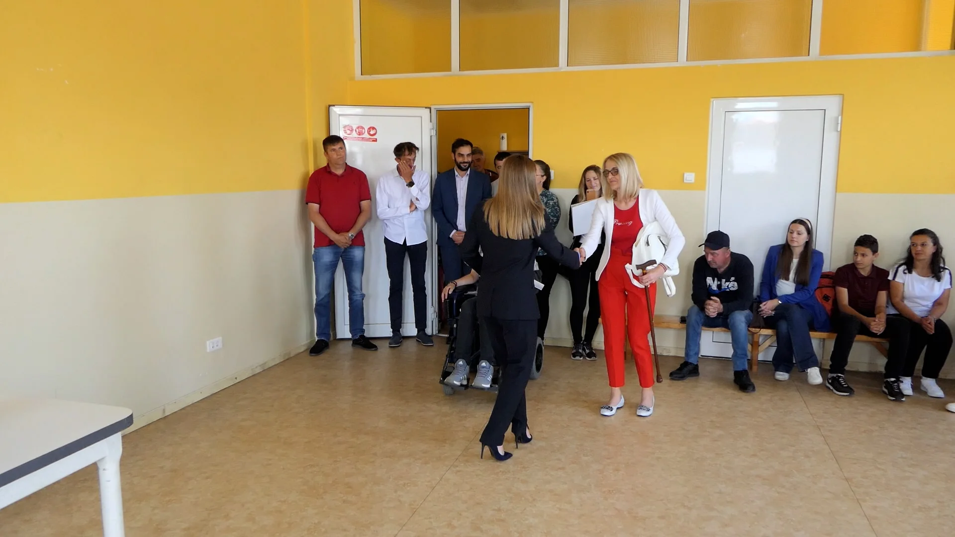 Ministarka Đurđević Stamenkovski uručila vaučere finansijske pomoći obolelim od retkih bolesti u Arilju - Lokal Info