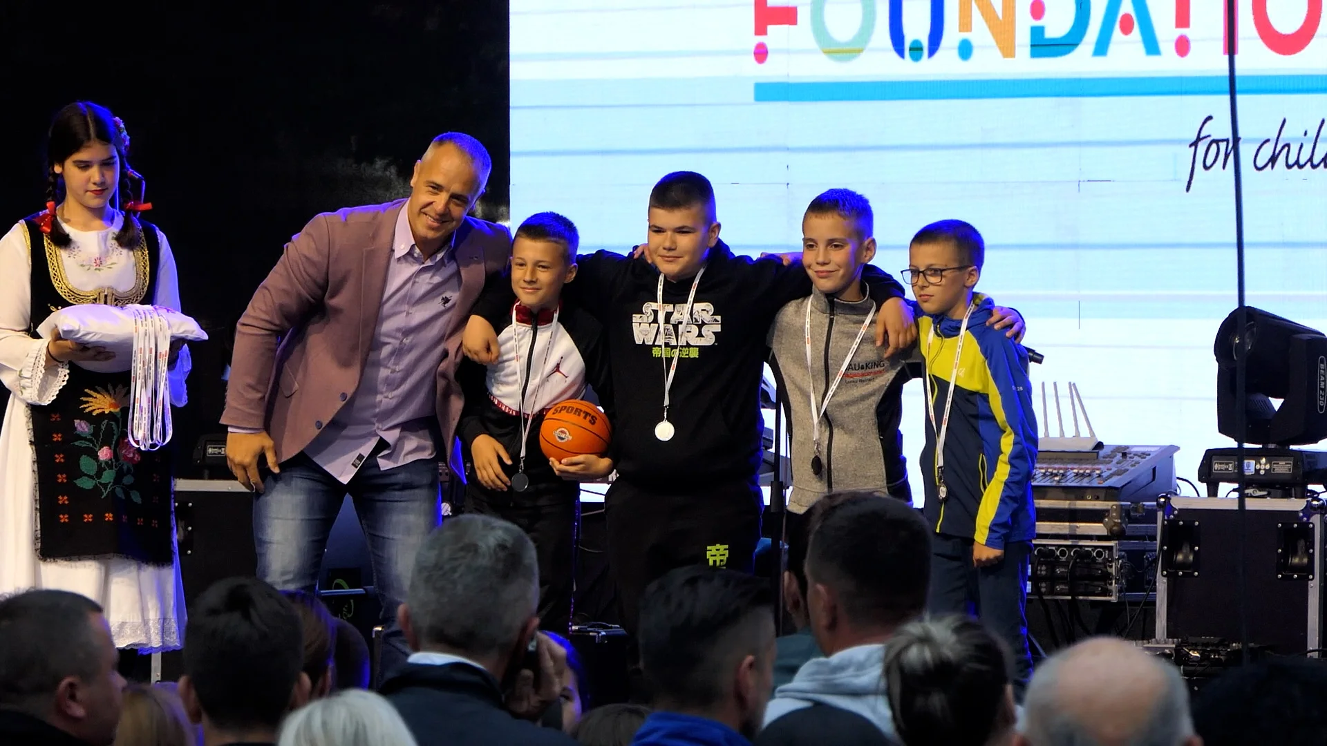 Svečanom dodelom medalja i koncertom Željka Šašića završen dan sporta u Arilju - Lokal Info