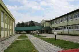 Direktori škola iz Lučana demantuju objavljene fotografije i komentare o stanju toaleta - Lokal Info